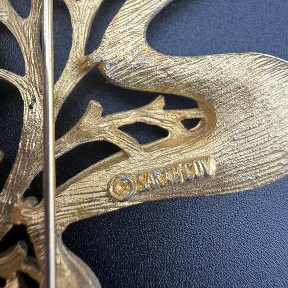 Vintage Sarah Coventry Enamel Oak Leaf Brooch Gold And Green Finish Elegant Cost - Picture 5 of 6